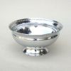 AL40262 - Aluminum bowl with stand.
