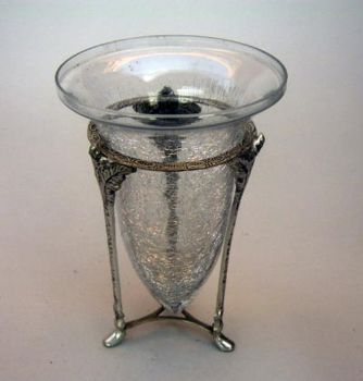 SP2409 - Leaf Stand With Cracked Glass SP2409 - Leaf Stand With Cracked Glass